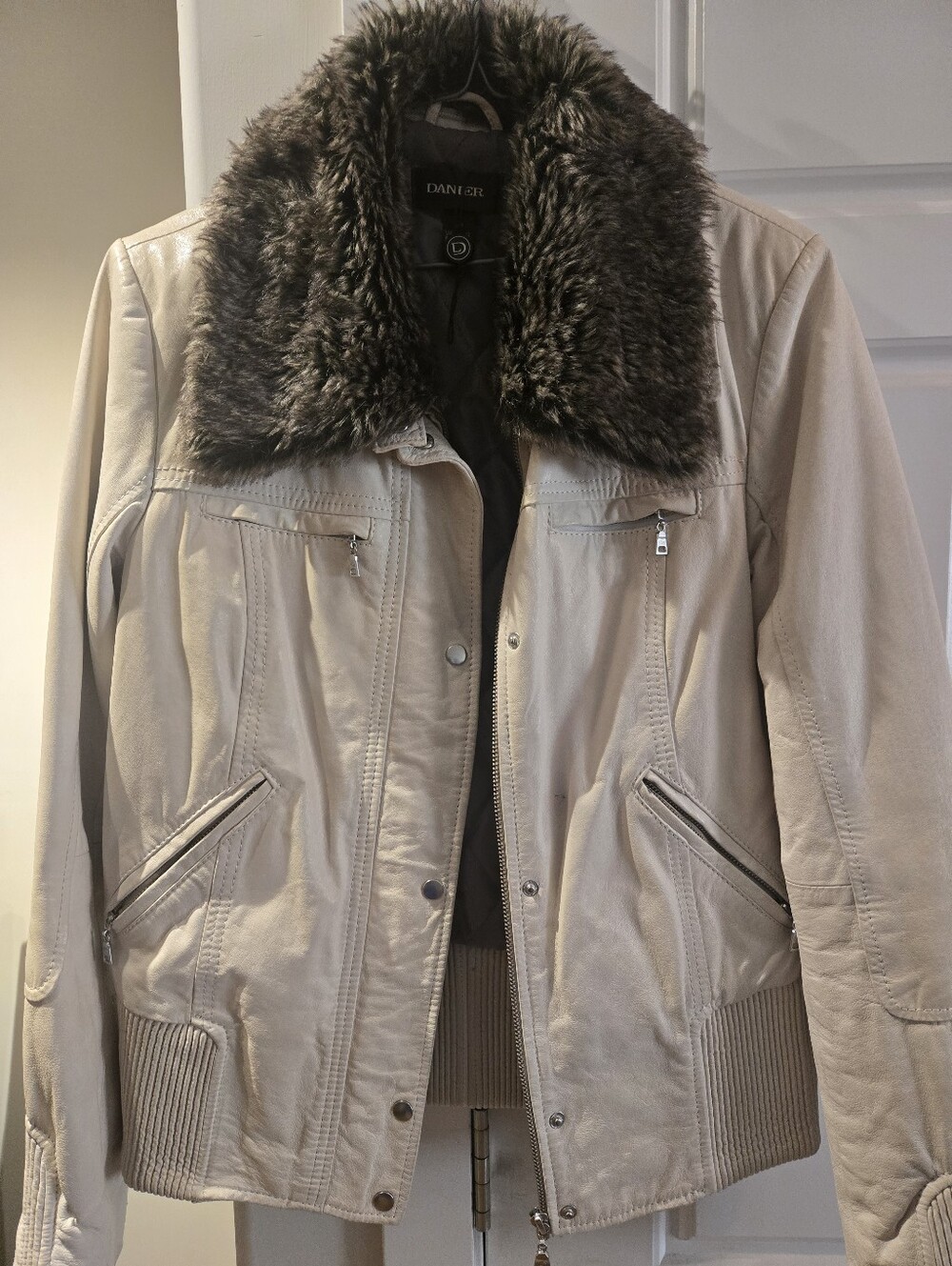 DANIER 3M Thinsulate Women's Cream Bomber Jacket with Faux Fur Collar